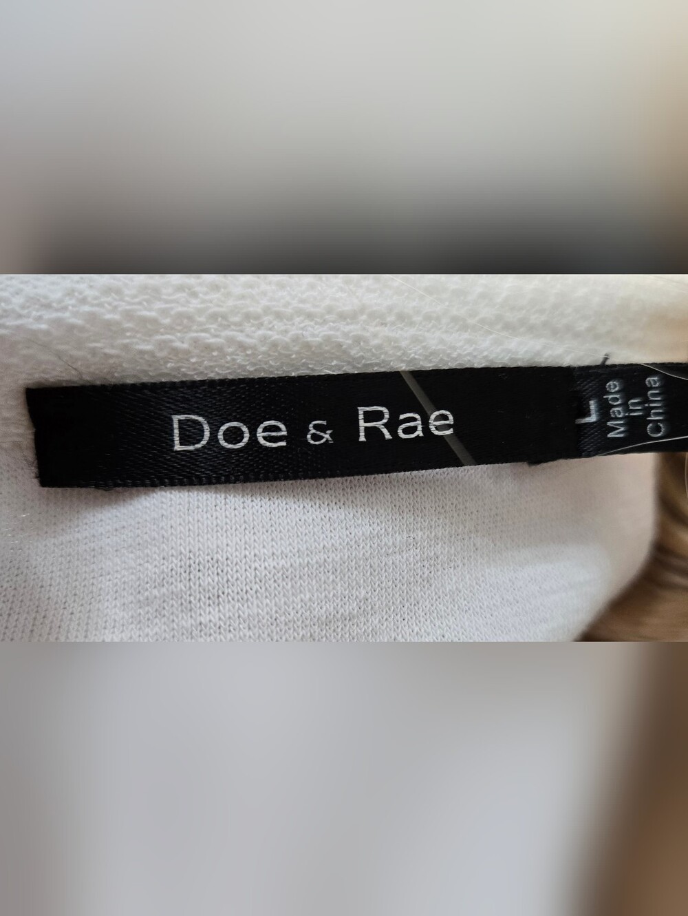 Doe & Rae White Eyelet Flutter Sleeve Tee - Picture 5 of 6